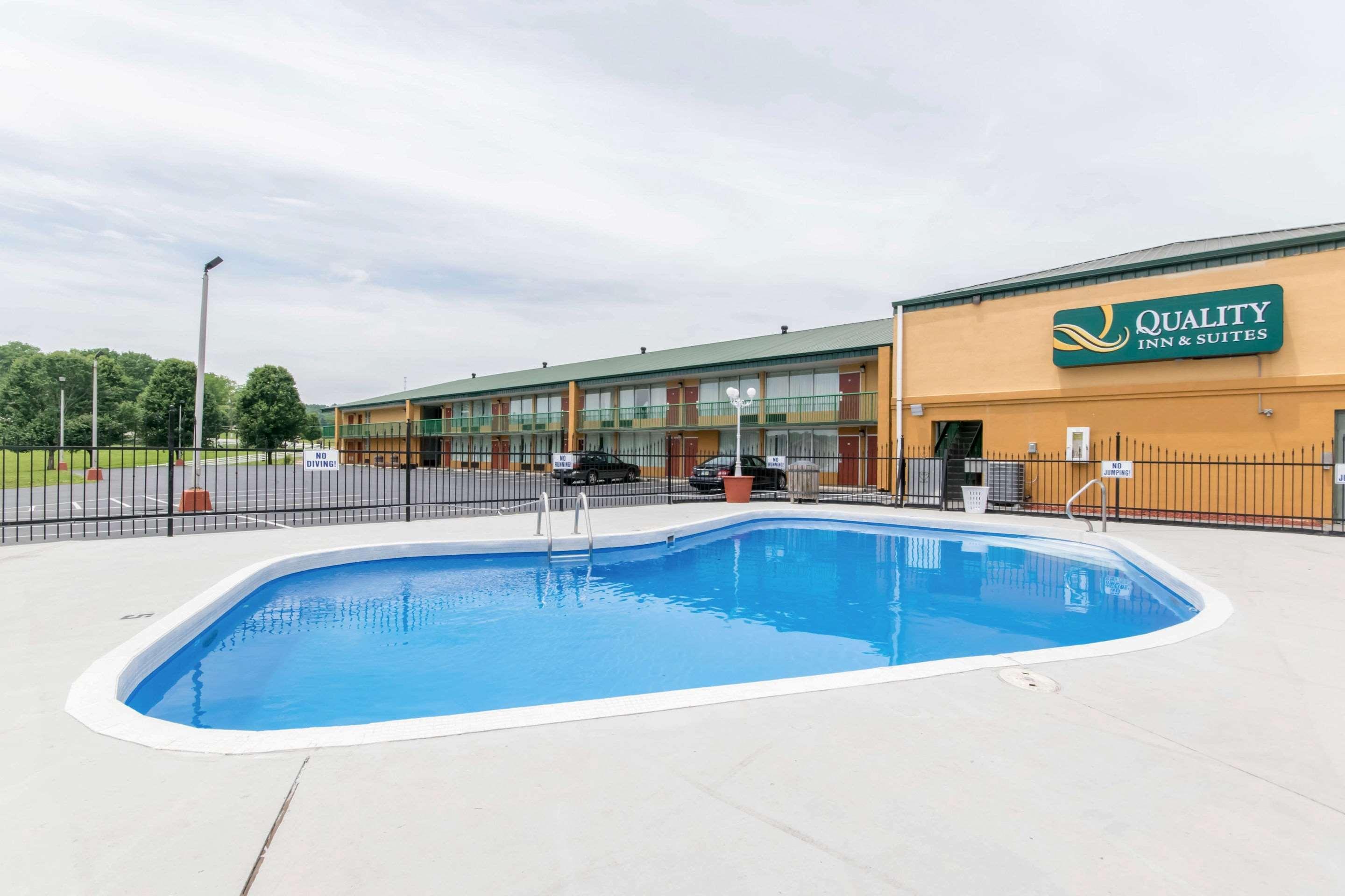 Quality Inn & Suites Horse Cave Екстер'єр фото