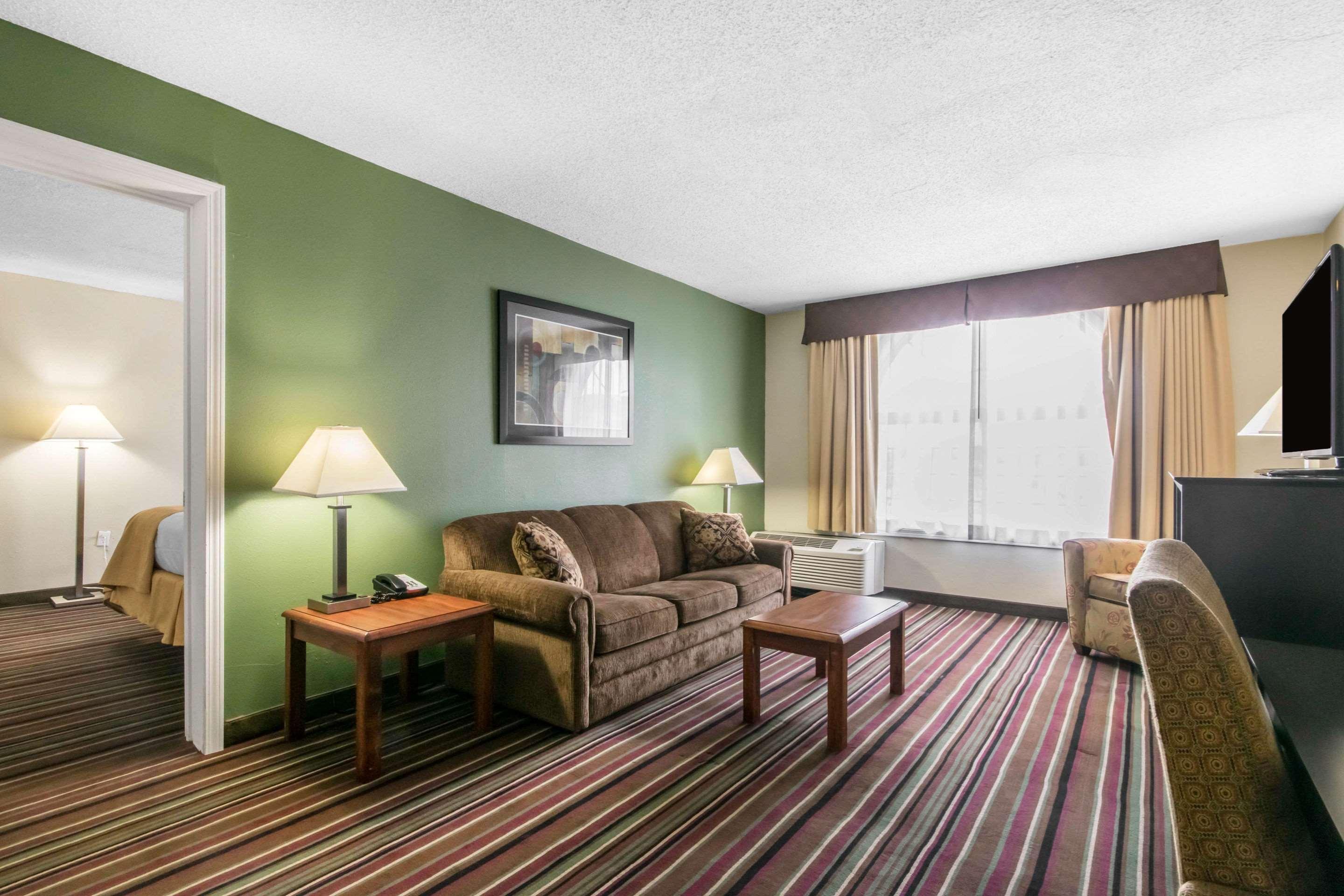 Quality Inn & Suites Horse Cave Екстер'єр фото
