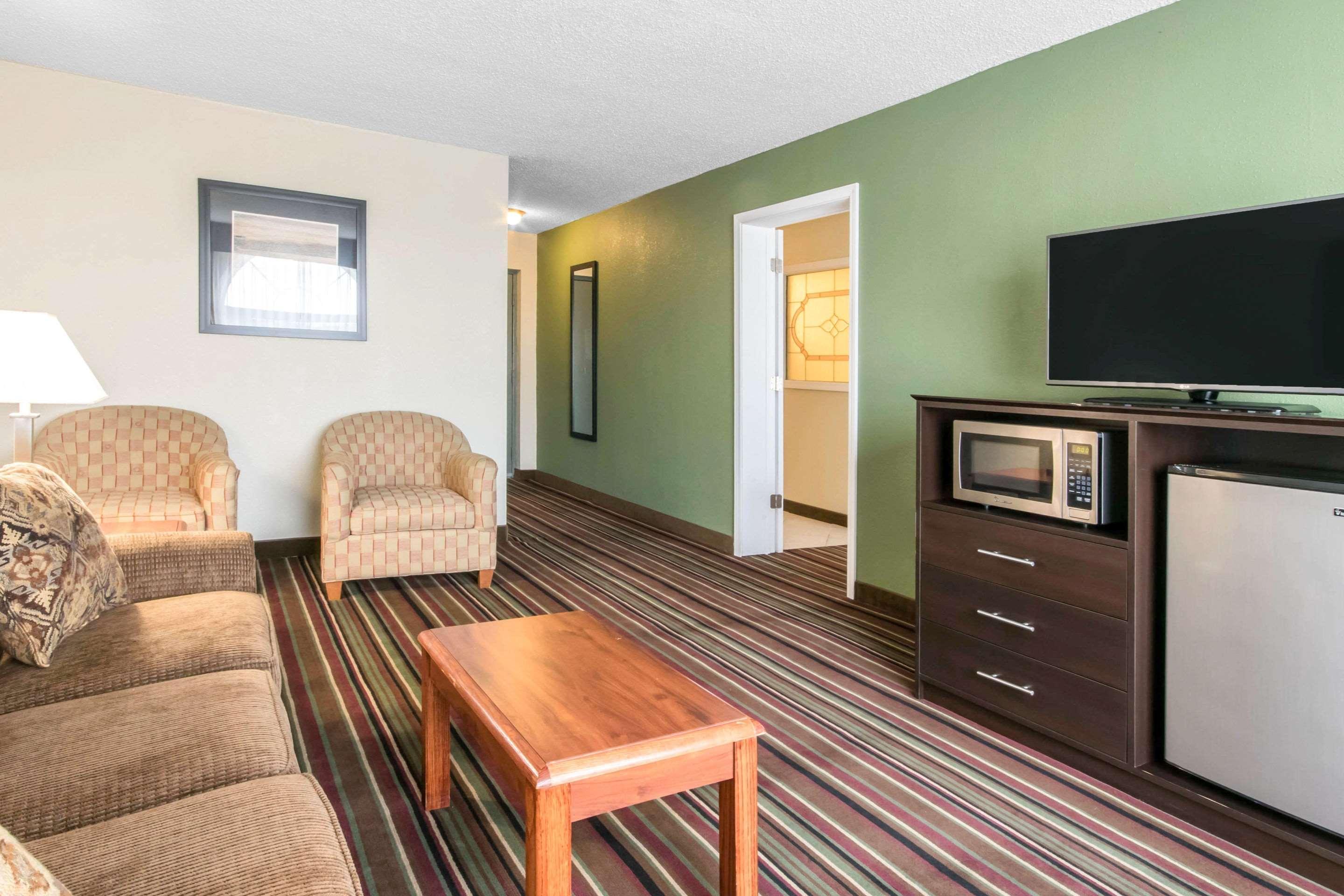Quality Inn & Suites Horse Cave Екстер'єр фото
