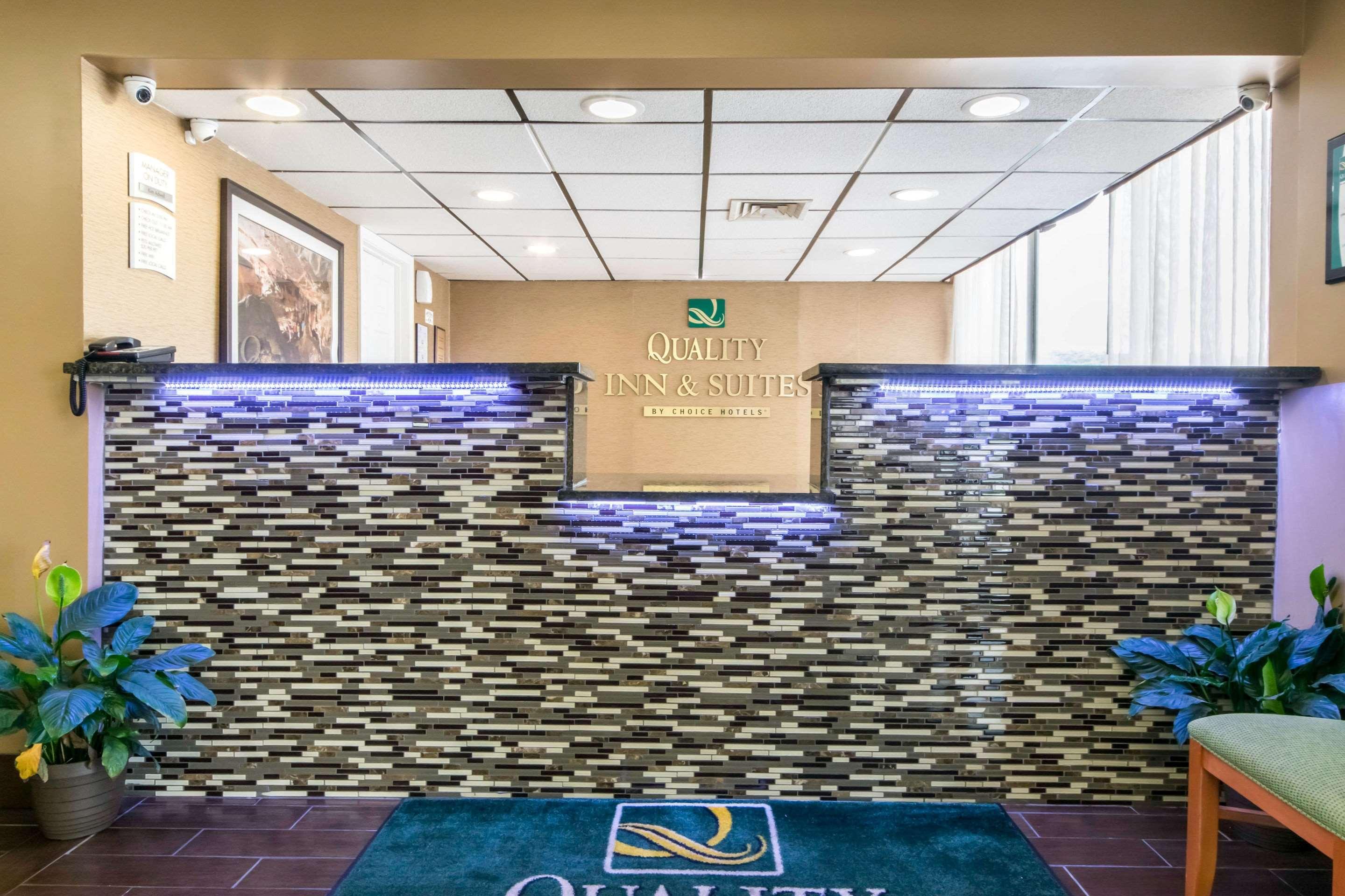 Quality Inn & Suites Horse Cave Екстер'єр фото