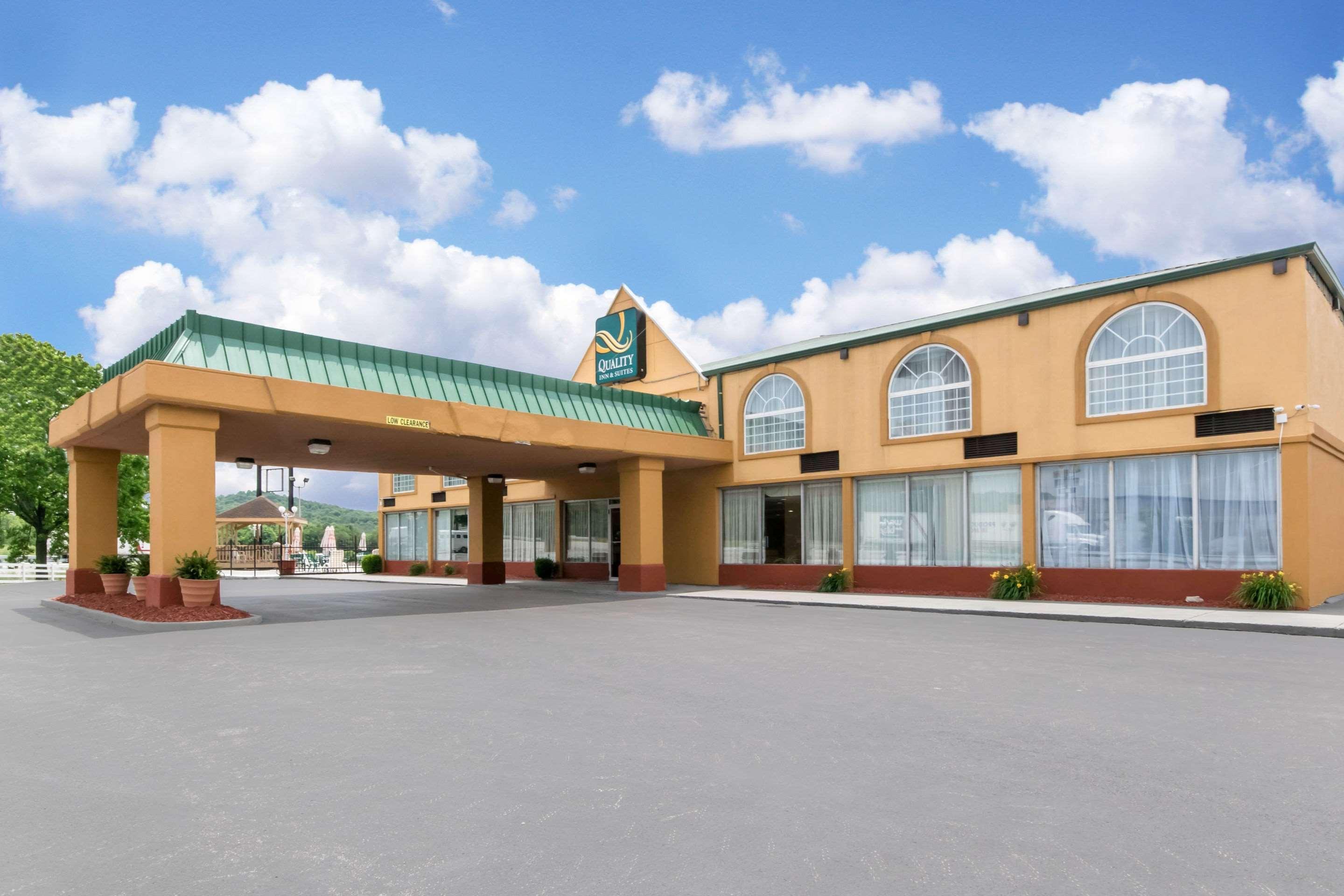 Quality Inn & Suites Horse Cave Екстер'єр фото