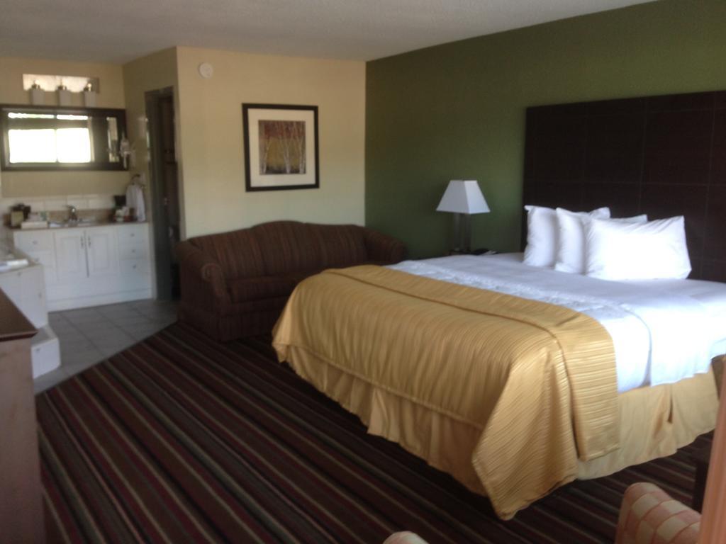 Quality Inn & Suites Horse Cave Екстер'єр фото