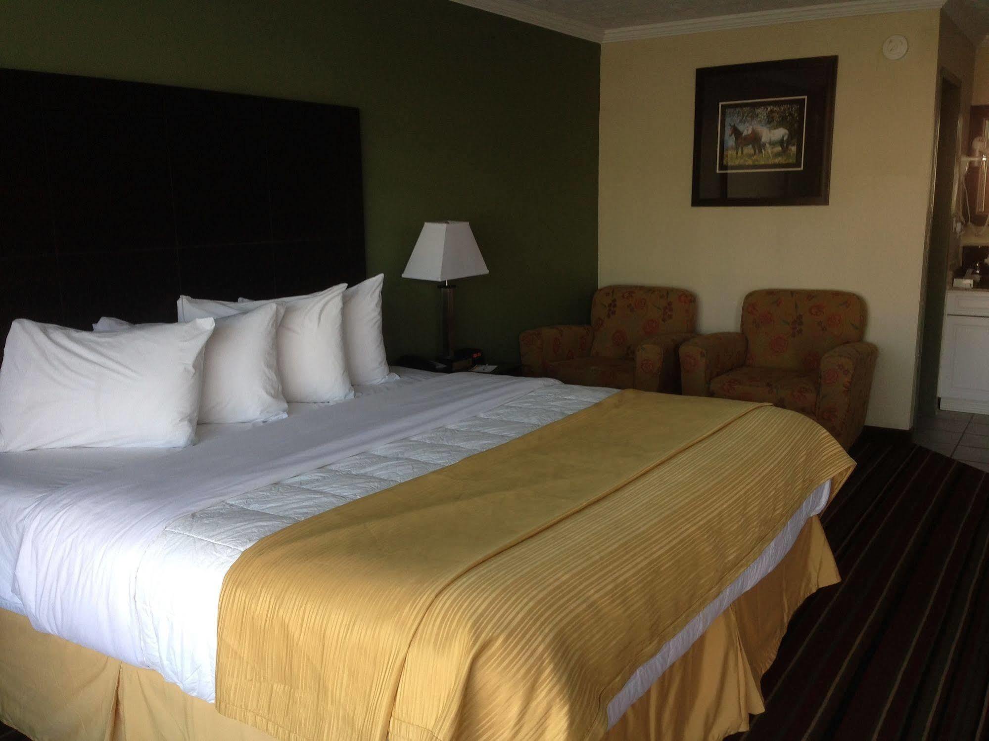 Quality Inn & Suites Horse Cave Екстер'єр фото