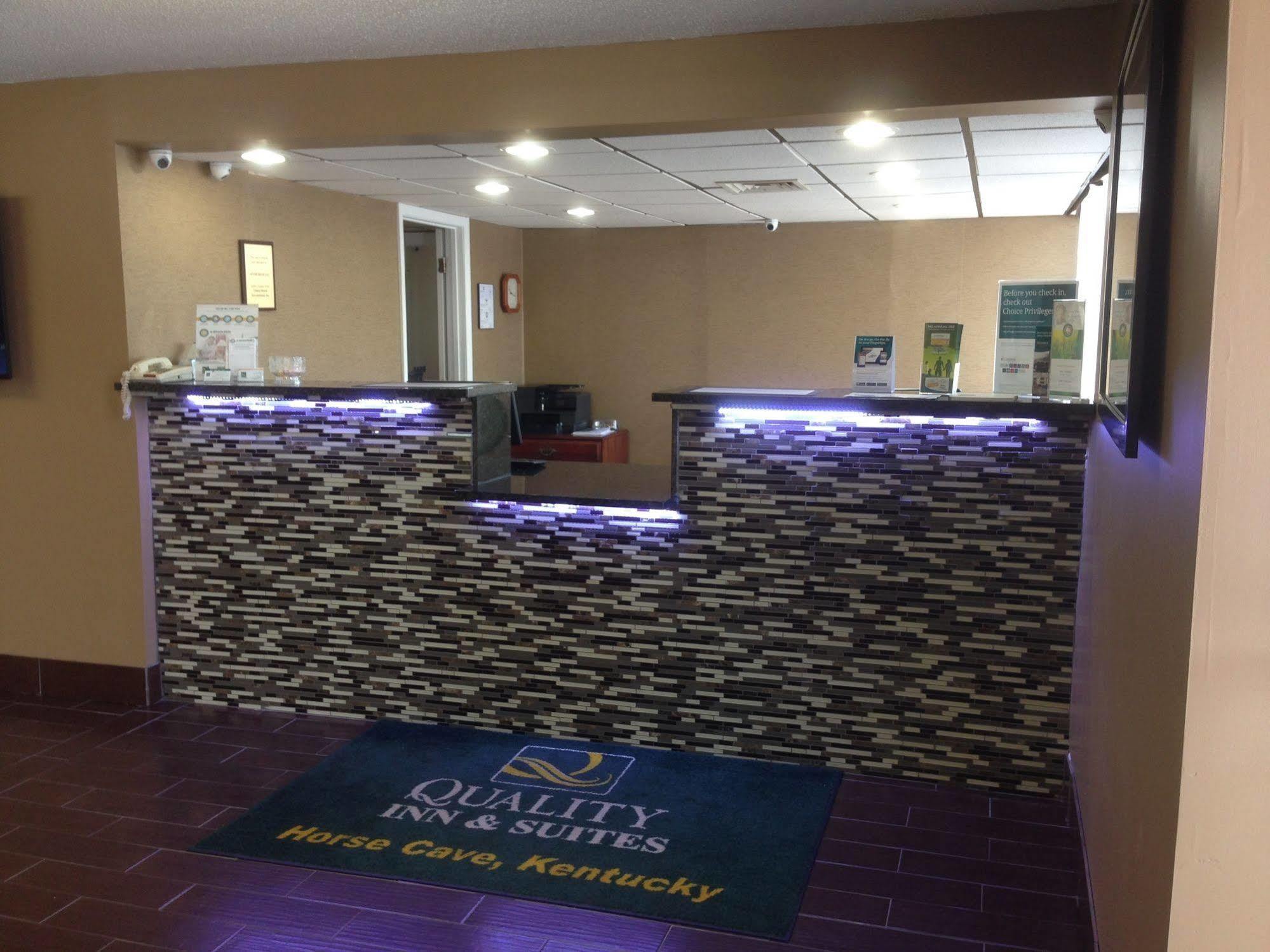 Quality Inn & Suites Horse Cave Екстер'єр фото